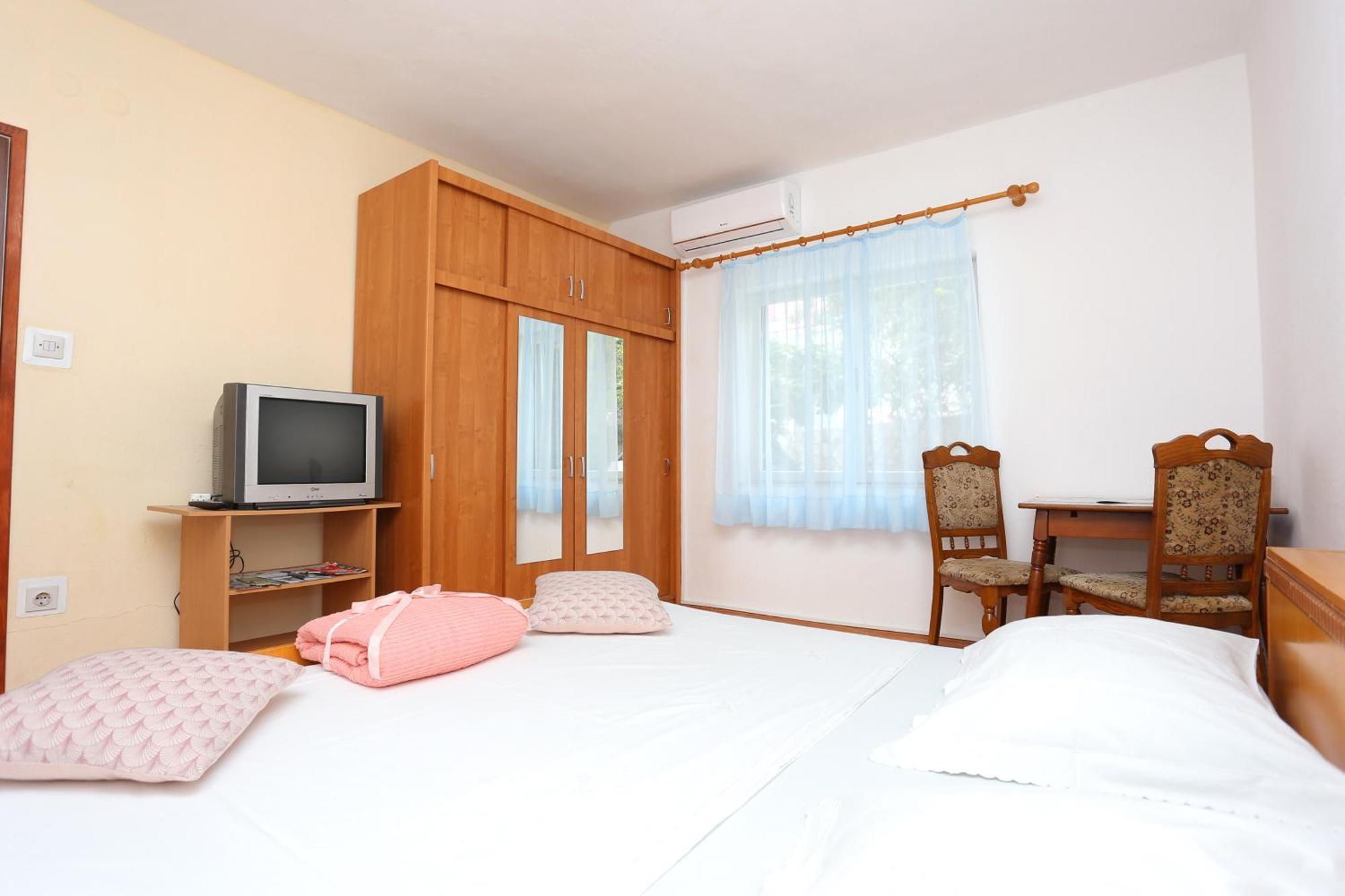 Rooms With A Parking Space Split - 17766 Camera foto
